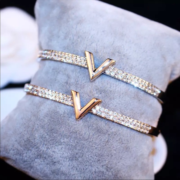 Jewelry - NEW “V” CRYSTAL EMBELLISHED BANGLE BRACELET
